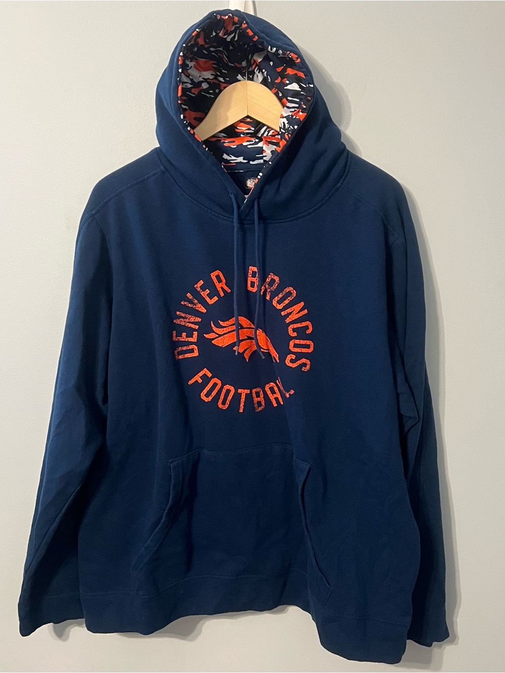 Denver Broncos Football Camo Lined Pullover Hoodie Men’s XL Blue NFL Sweatshirt